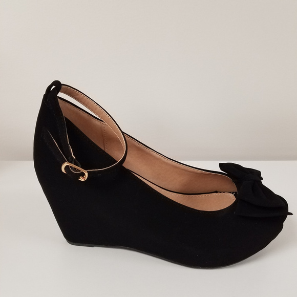 womens black peep toe wedges